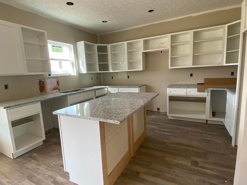 2nd image of 107 Lowball Ln