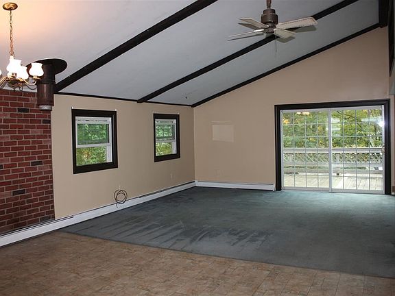 4th image of 23 Rogers Ln