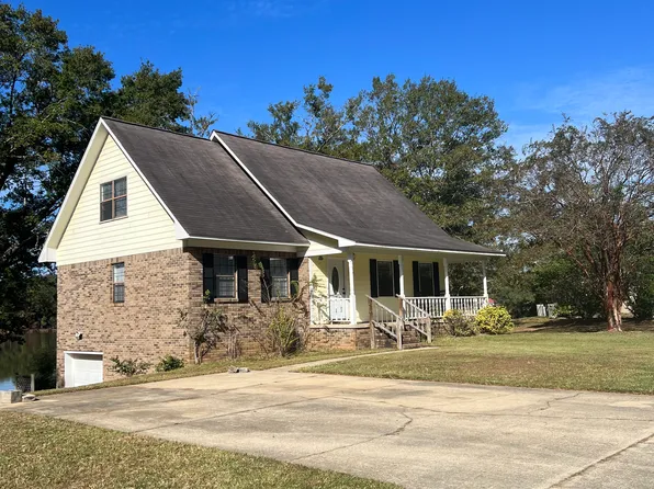 1963 Parkway Cir, Toomsuba, MS 39364