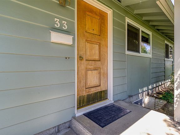 2nd image of 33 NE Tremont Drive