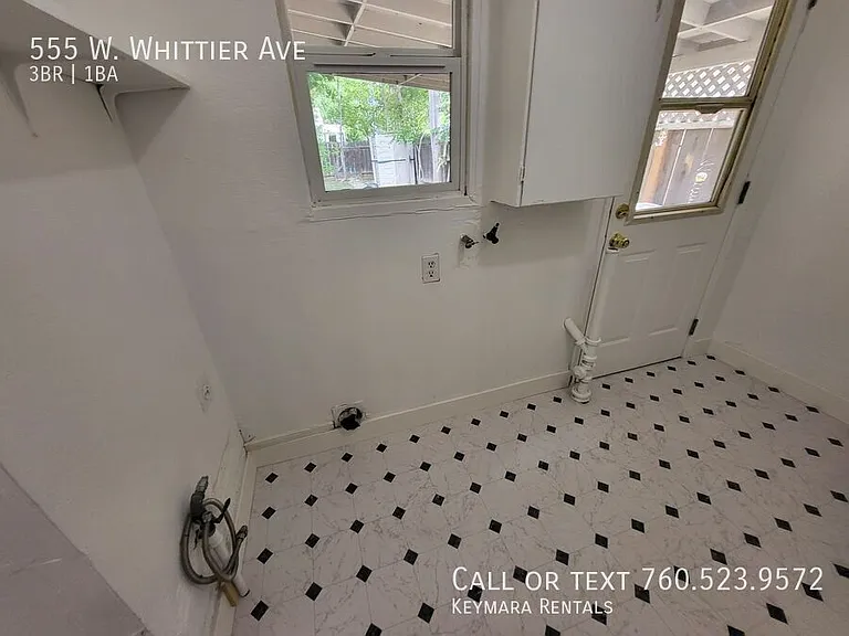 555 W Whittier Ave — Photo 19