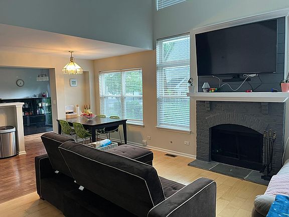 4th image of 370 S Jewel Ct
