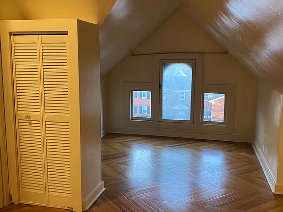 2nd image of 405 S Mendenhall St #9