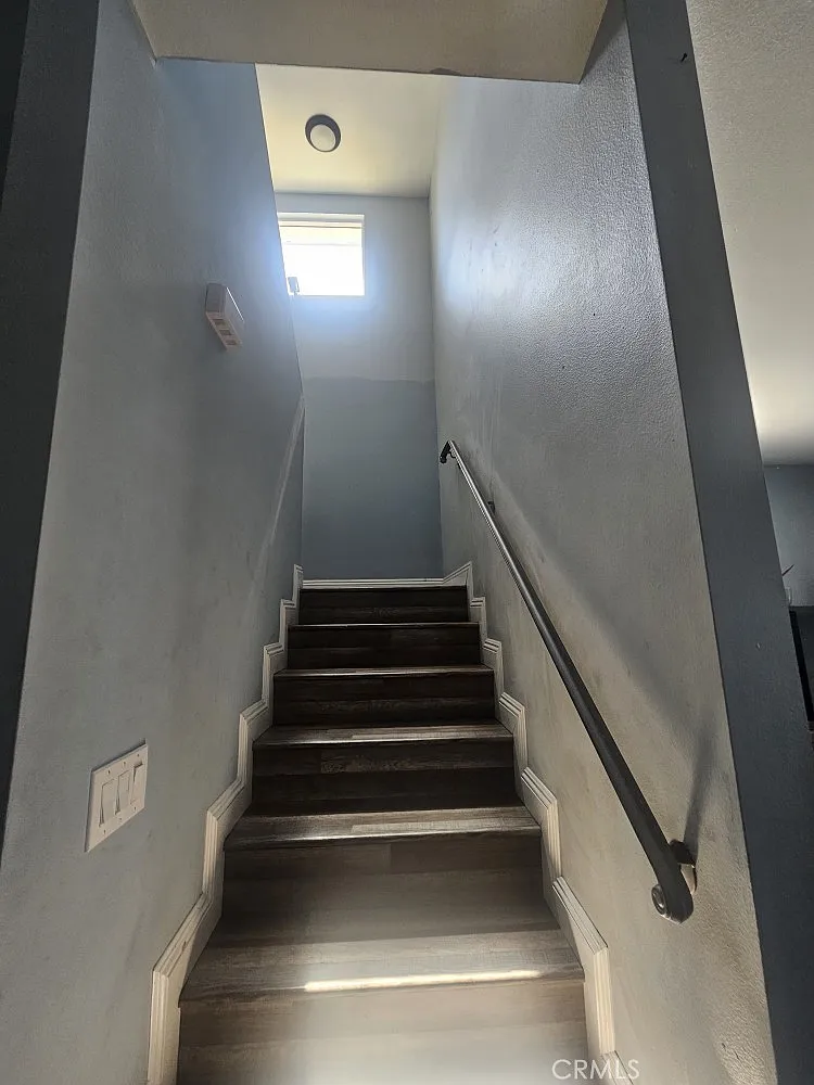 4 bed, 4241 sqft, $3,500 — Photo 4