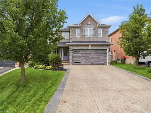 34 Keewaydin St, Hamilton, ON L8B 0K6