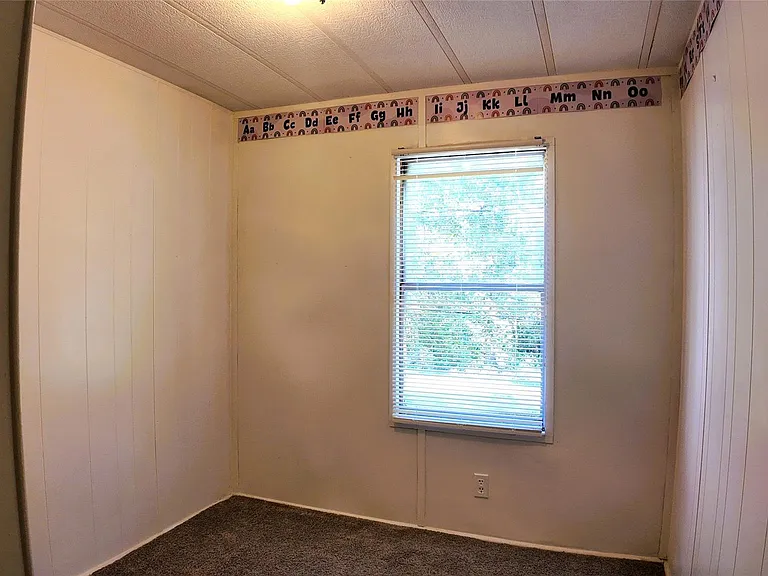 251 Oakdale Dr — Photo 15