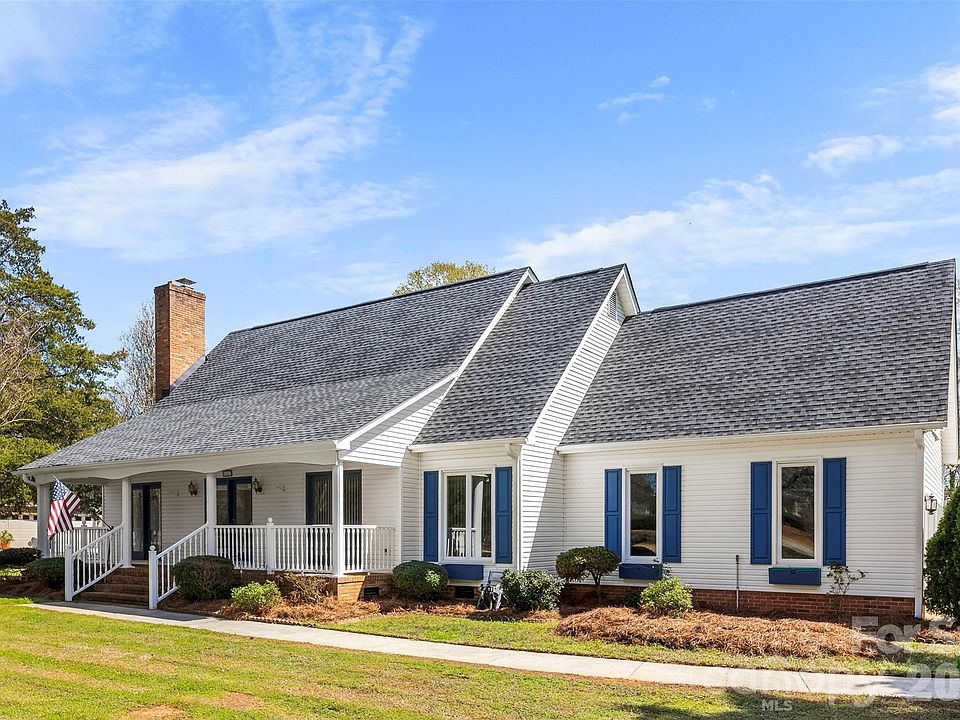 1st image of 1347 Meadow Lakes Rd