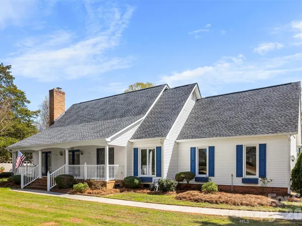 1347 Meadow Lakes Rd, Rock Hill, SC 29732