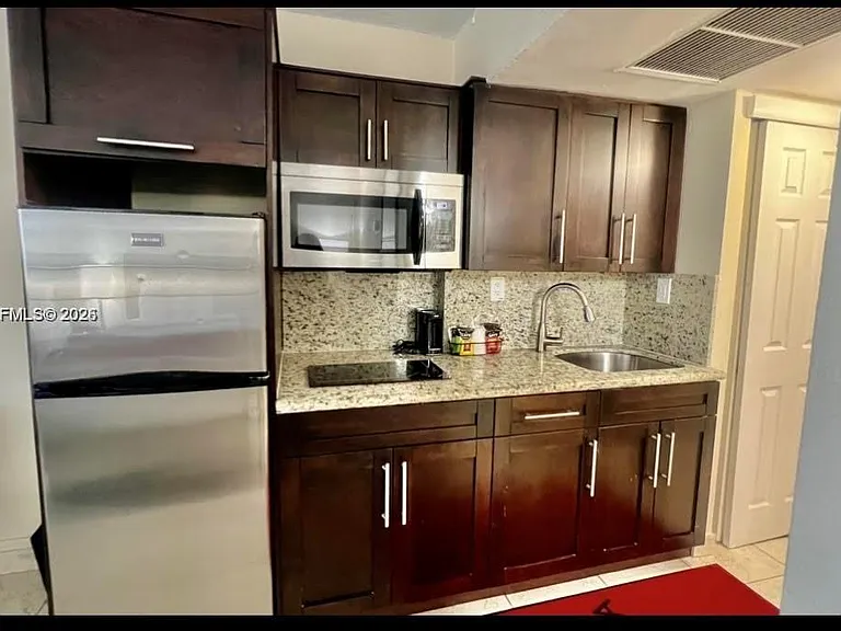 19201 Collins Ave #942 — Photo 8