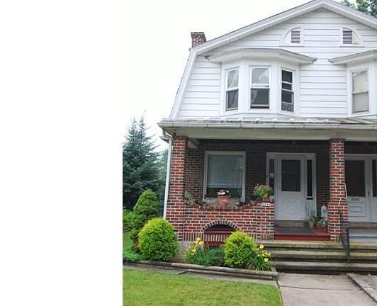 3rd image of 2338 Highland St