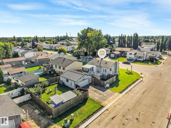 5117 52nd St, Calmar, AB T0C 0V0
