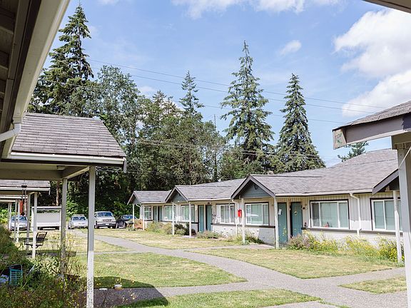 5th image of 12805-12809 47th Ave SW #B-18