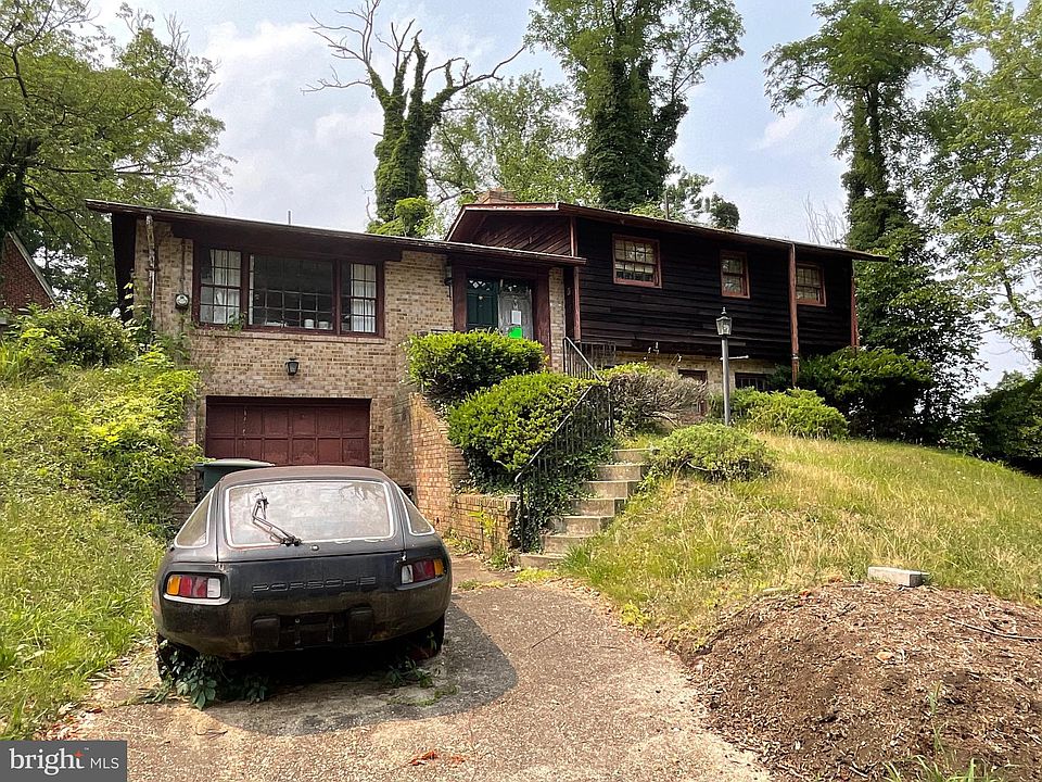 2nd image of 1701 Highwood Pl SE