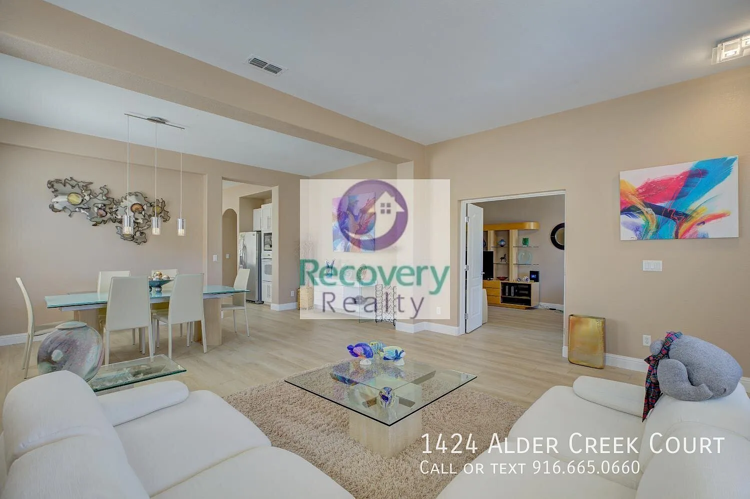 Rare Single Level Five Bedroom in 12 Bridges with Solar — Photo 3