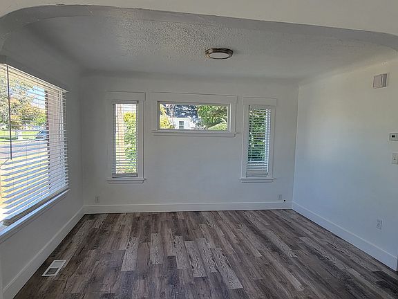 4th image of 154 E Utah Ave
