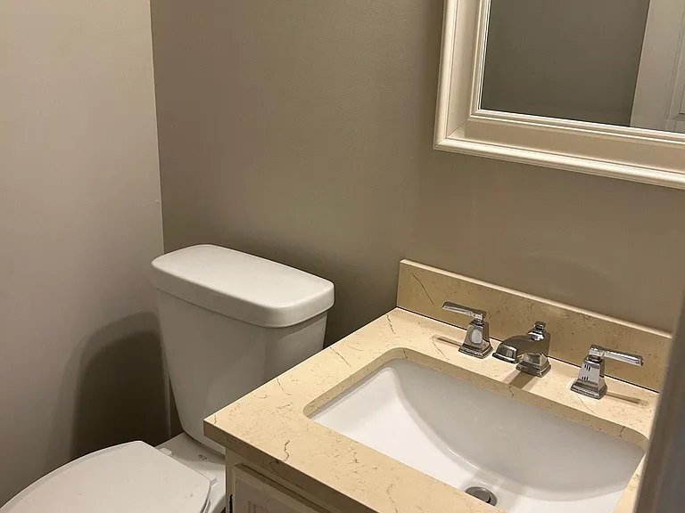 205 Stratford Rd — Photo 10