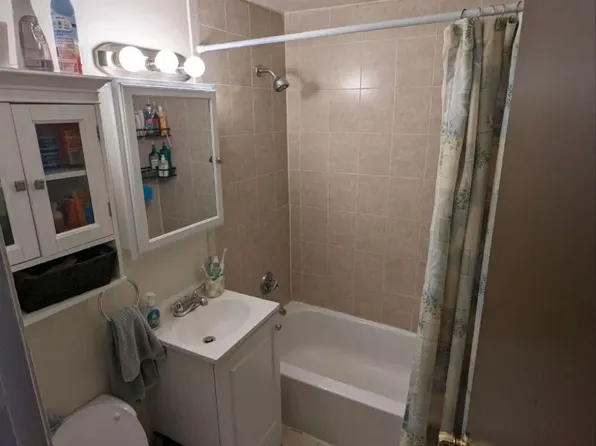 202 Central St APT 12, Stoneham, MA 02180
