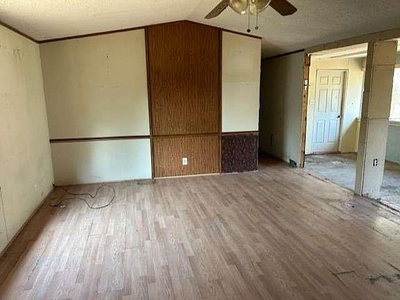 3rd image of 3702 Park St