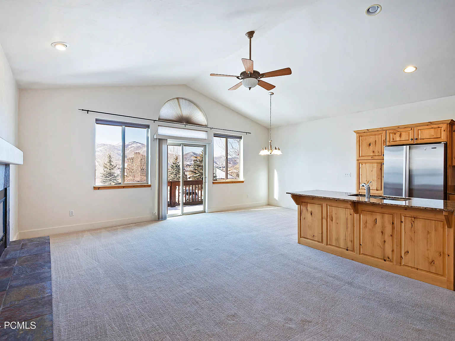2 bed, 1848 sqft, $4,300 — Photo 3