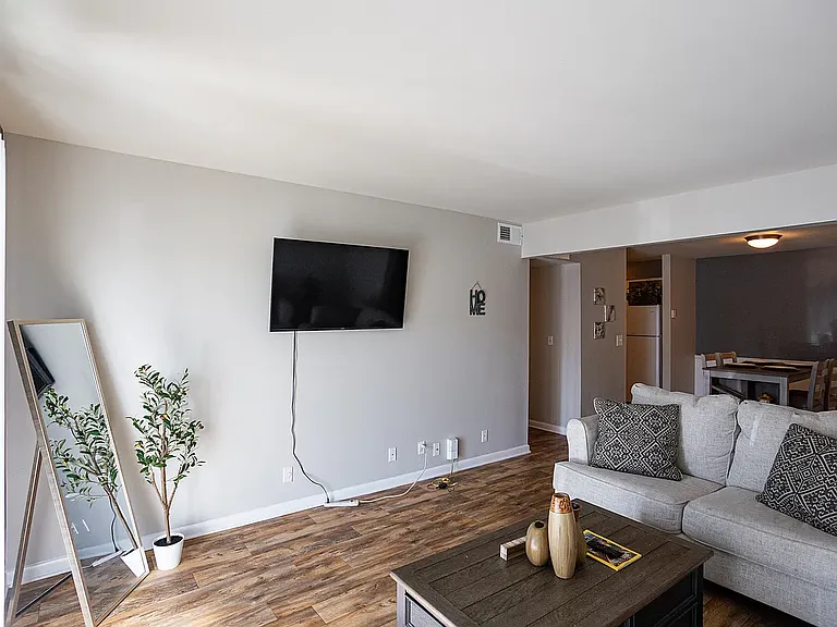 Highland Ridge Apartments — Photo 13