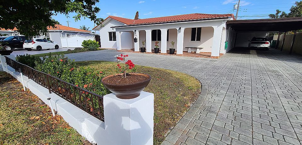 6885 SW 16th Terrace, Miami 