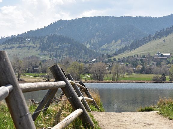 100 Steps to your door is Wonderland Lake Trail System at
 the foothills of the Colorado Rocky Mountains