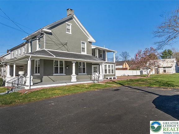 4th image of 2213 Village Rd