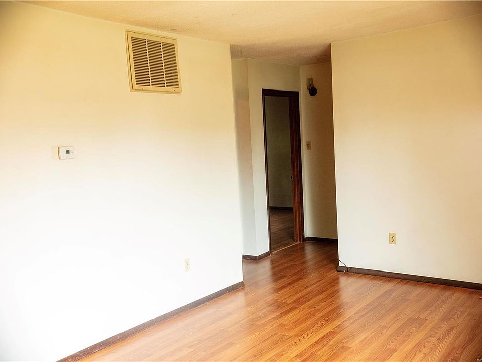 2nd image of 308 Oak St