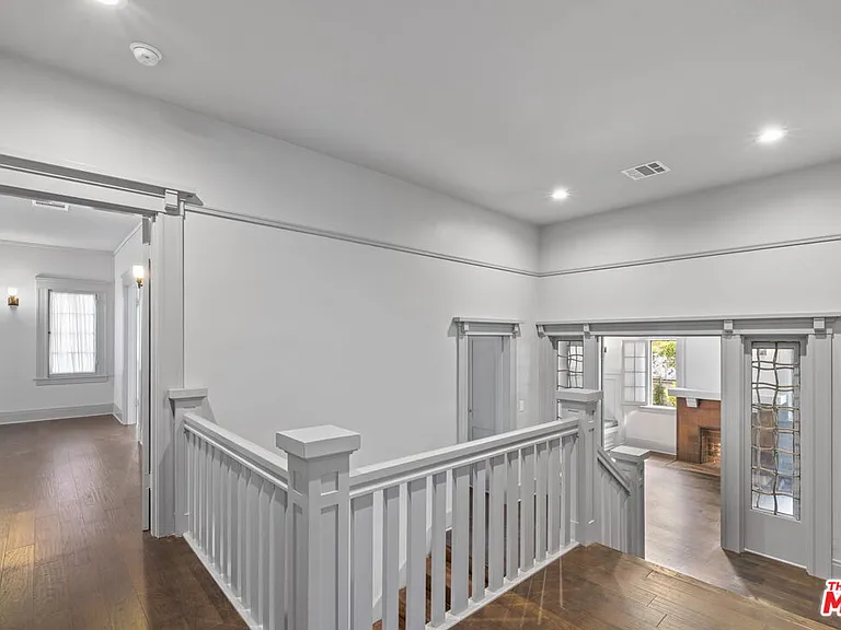 344 S Kingsley Dr — Photo 14