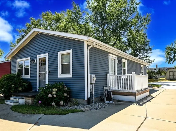 3322 Perrydale St NW, Uniontown, OH 44685