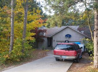 2684 Crystal Lake Rd, Whitehall, MI 49461