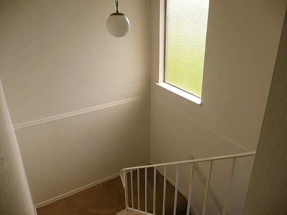 5th image of 1006 11th Ave NW