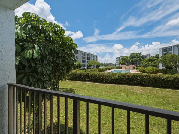 8620 N Sherman Circle #204, Miramar, FL 33025