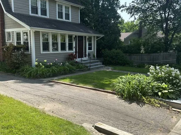 166 Bogert St, Teaneck, NJ 07666