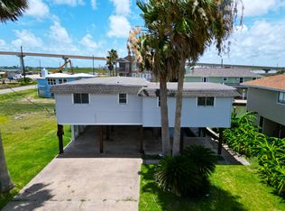 24 Kingfish Ln, Freeport, TX 77541