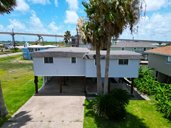 24 Kingfish Ln, Freeport, TX 77541