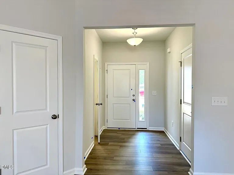 224 Broomside Ave — Photo 2