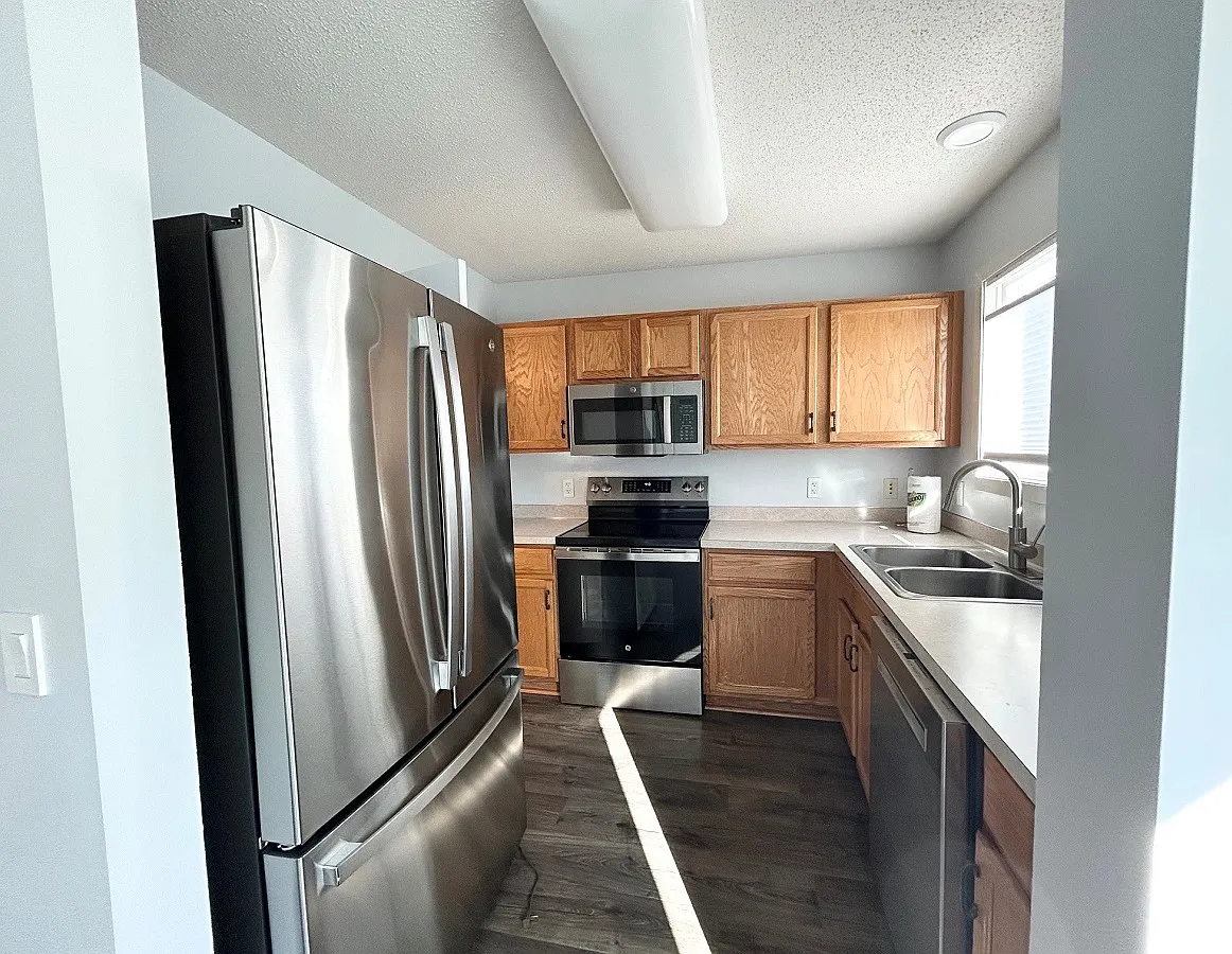 2 bed, 1.5 bath, 1000 sqft, $1,995 — Photo 4
