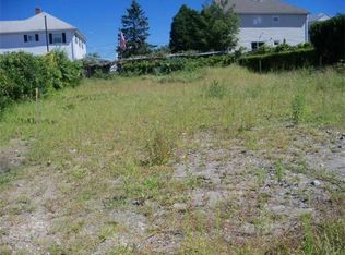 538 Pokross St, Fall River, MA 02724