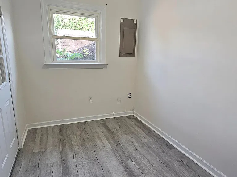 224 Yardley Ct — Photo 14