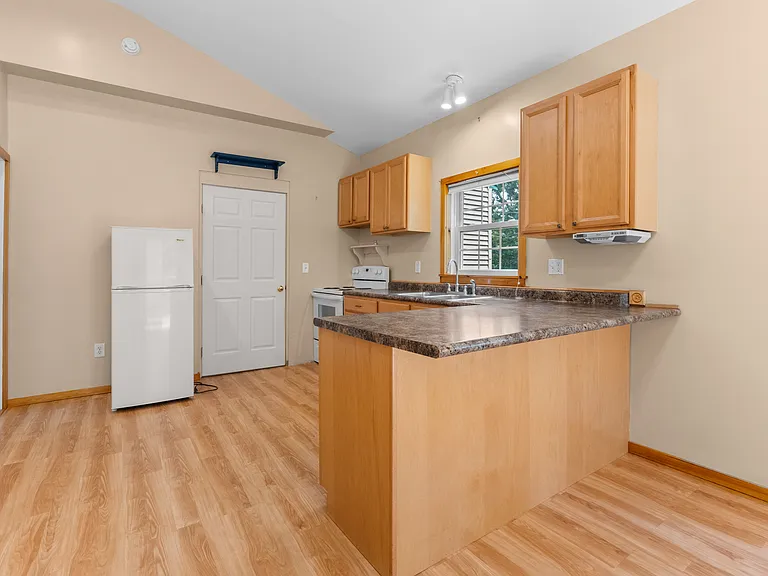 10B Old Kings Hwy #B — Photo 6