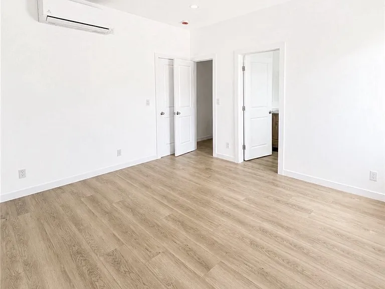 14625 Cullen — Photo 3