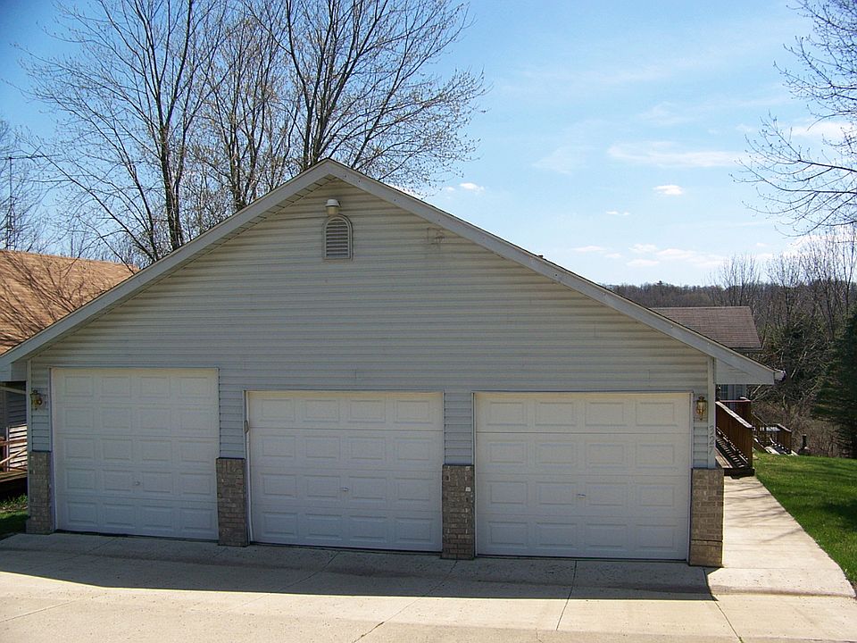 1st image of 327 Glenridge Cir