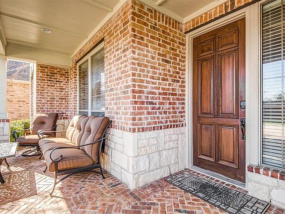 3rd image of 624 King Lionel Ln