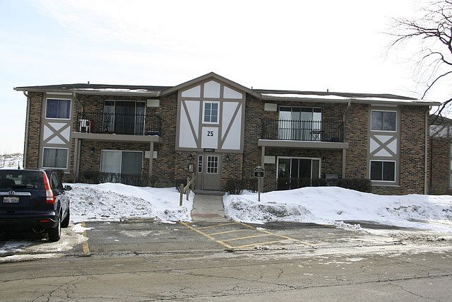 2nd image of 9S070 S Frontage Rd APT 212