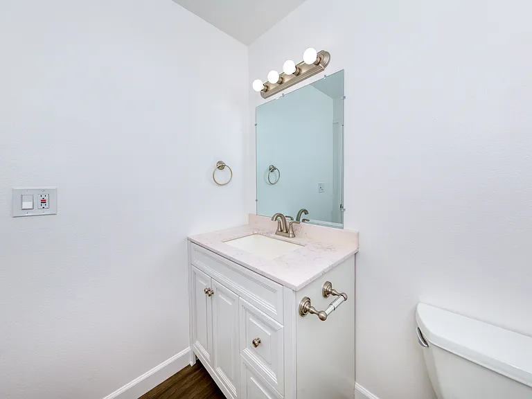 Crestview Apartment Homes — Photo 10