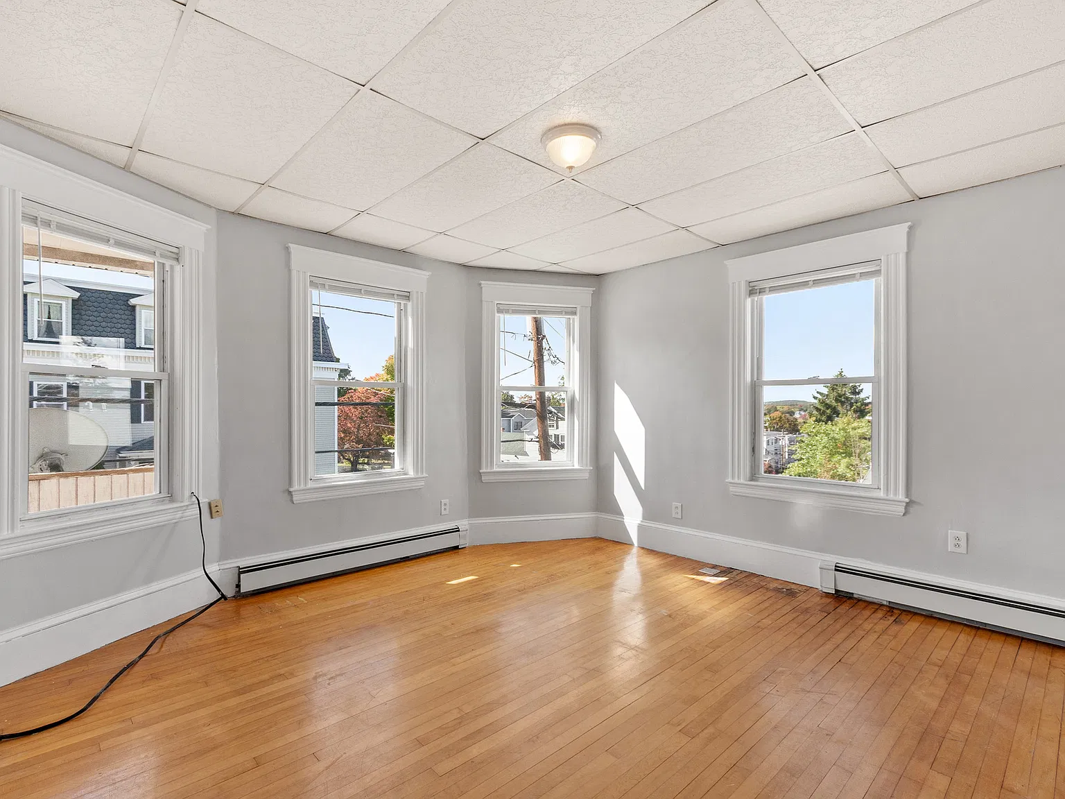 3 bed, 1500 sqft, $2,500 — Photo 2