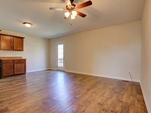 5th image of 1720A Thistlewood Dr