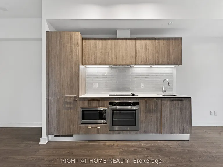 3 Gloucester St #512 — Photo 8