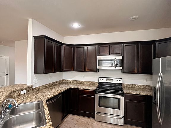 3rd image of 131 Timber Edge Dr